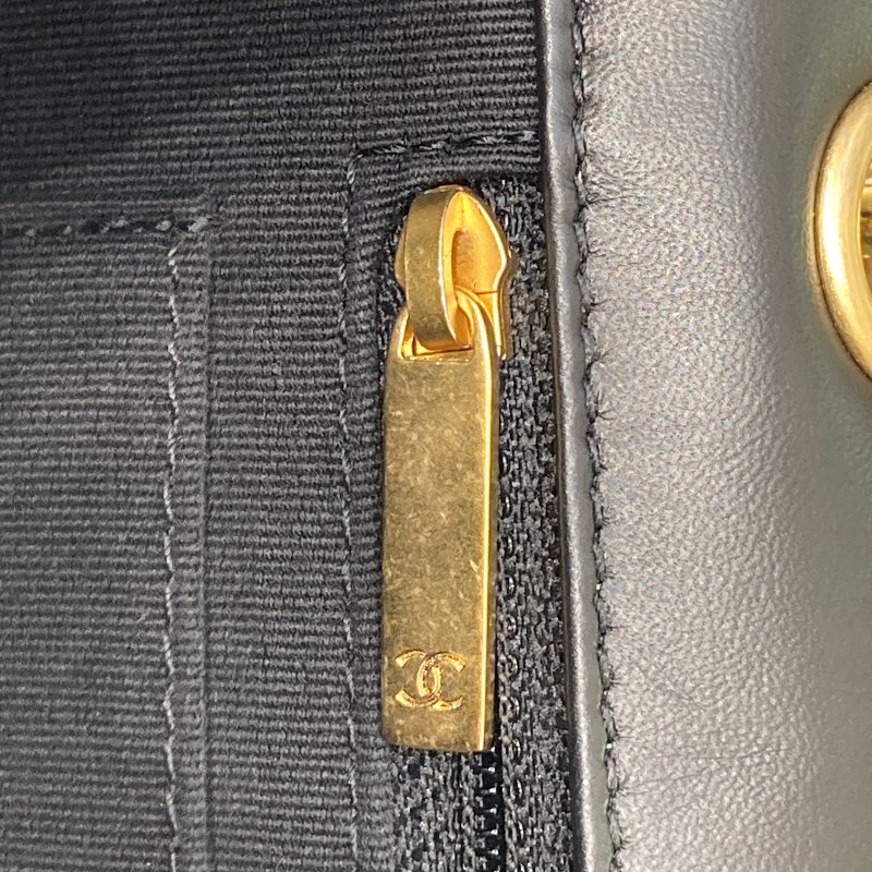 CHANEL 香奈兒 23S 後背包 復古羊皮 黑色 金釦-16