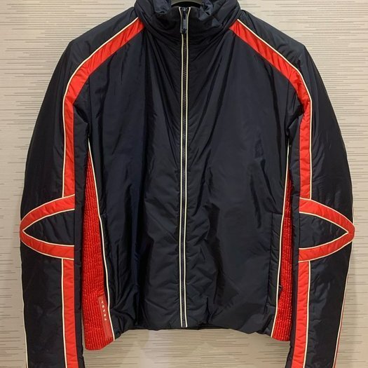 💎Han's house精品服飾💎 PRADA LOGO 尼龍 防水 立領藏連帽 外套 現貨 48原價 39000-0