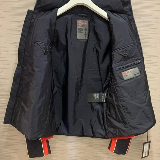 💎Han's house精品服飾💎 PRADA LOGO 尼龍 防水 立領藏連帽 外套 現貨 48原價 39000-1