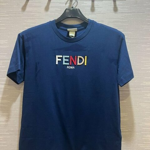 💎Han's house精品服飾💎FENDI 芬迪 立體 刺繡 短 T 義大利製 現貨 青年款
