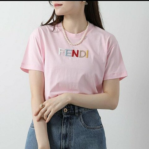 💎Han's house精品服飾💎FENDI 芬迪 立體 刺繡 短 T 義大利製 現貨 青年款