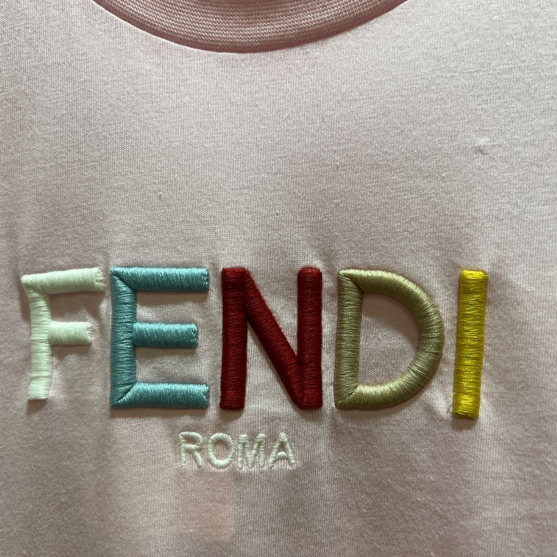 💎Han's house精品服飾💎FENDI 芬迪 立體 刺繡 短 T 義大利製 現貨 青年款-4