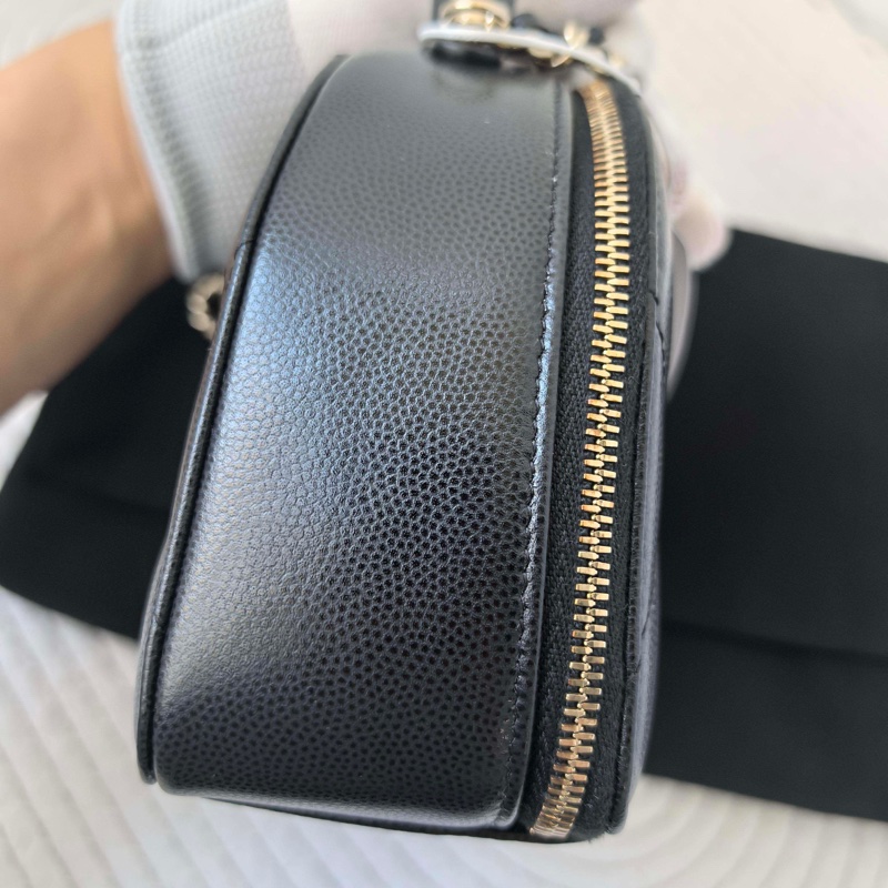 Chanel香奈兒25C黑金荔枝皮保齡球包 底長:18cm 附件:票 塵袋-5