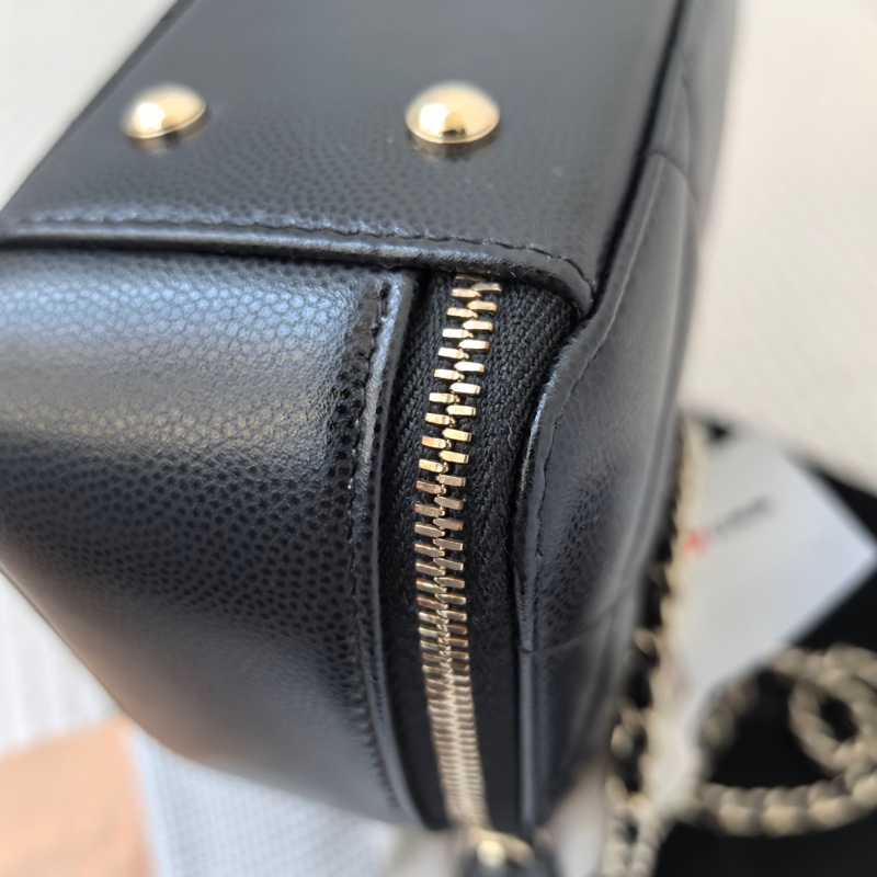 Chanel香奈兒25C黑金荔枝皮保齡球包 底長:18cm 附件:票 塵袋-11
