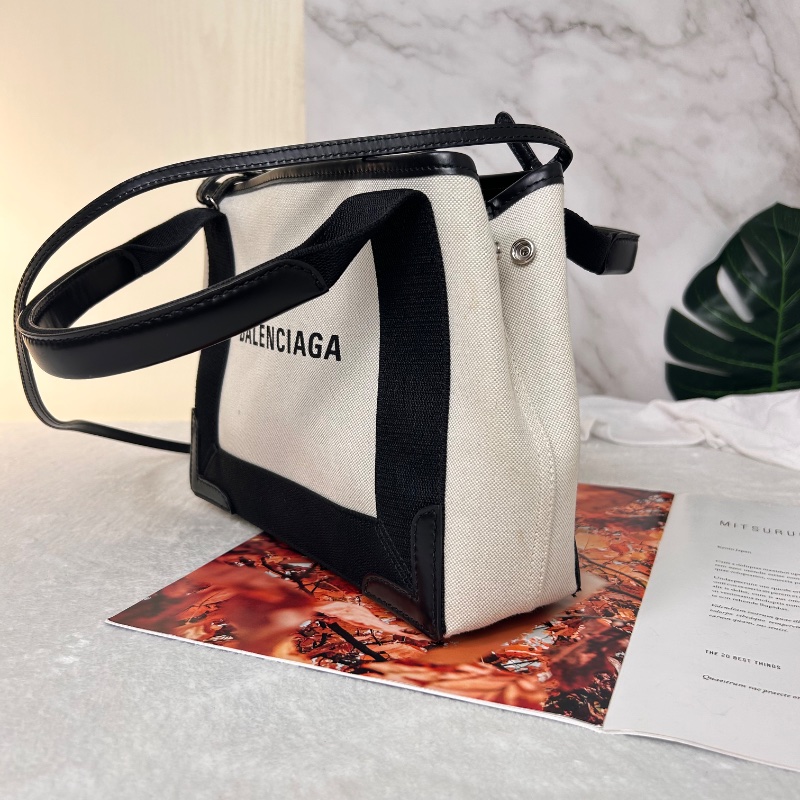Balenciaga 黑白拼小牛皮托特包-10
