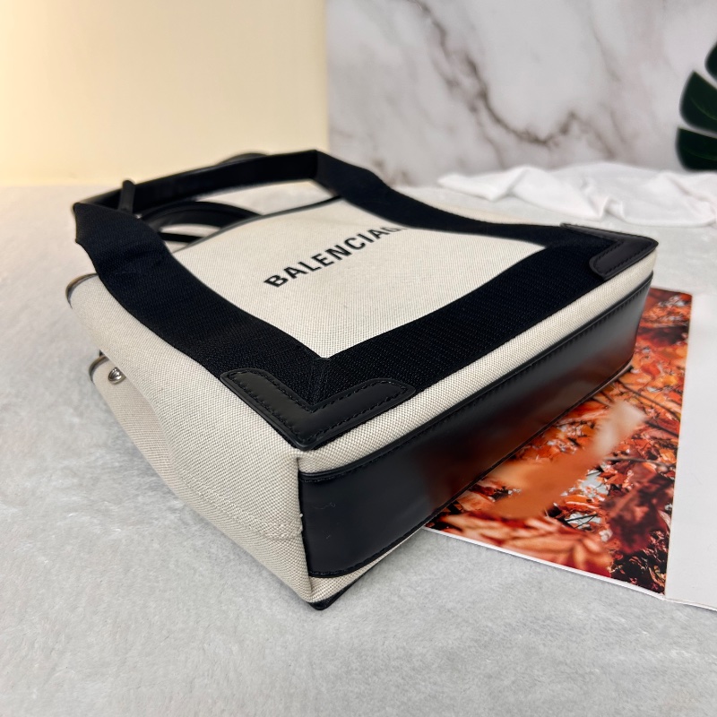 Balenciaga 黑白拼小牛皮托特包-12