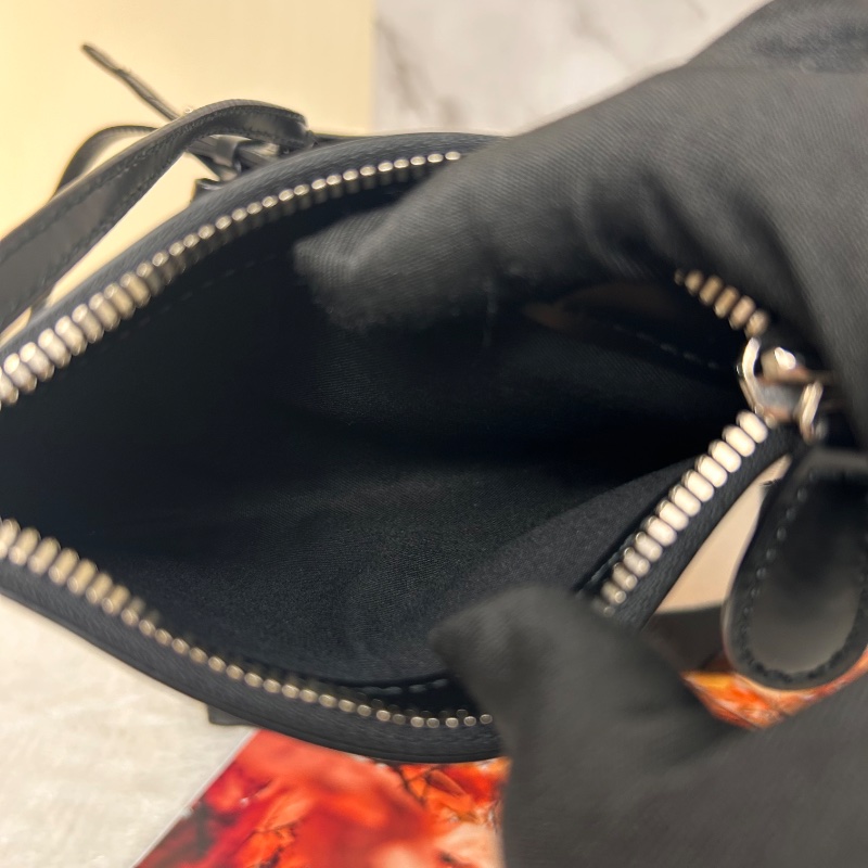 Balenciaga 黑白拼小牛皮托特包-29
