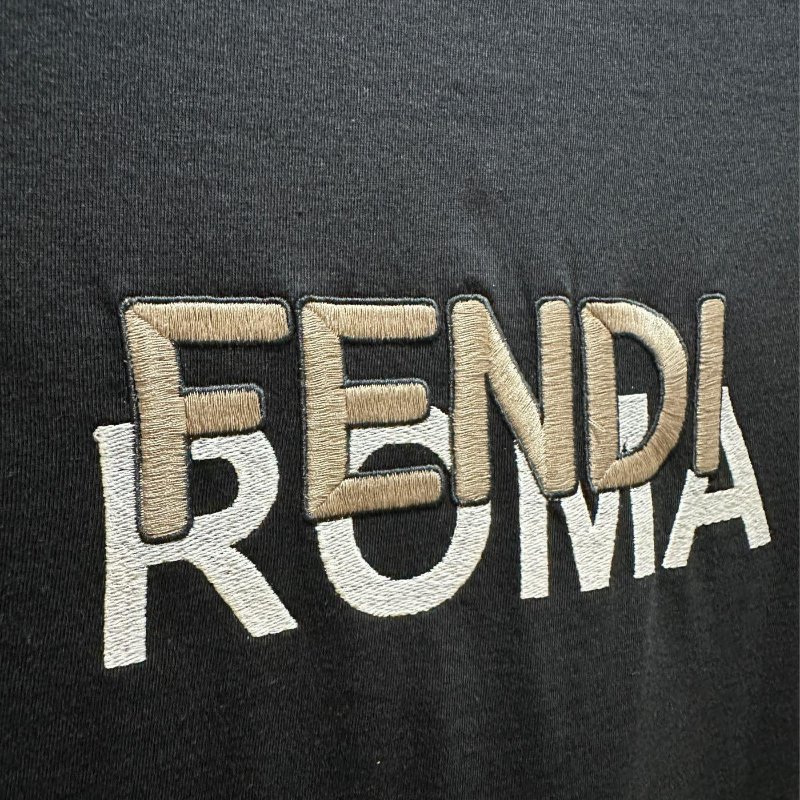 💎Han's house精品服飾💎FENDI 芬迪 立體 刺繡 短 T 義大利製 現貨 青年款-2