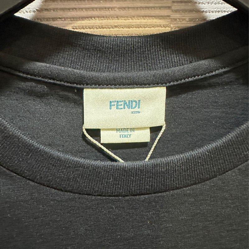 💎Han's house精品服飾💎FENDI 芬迪 立體 刺繡 短 T 義大利製 現貨 青年款-3
