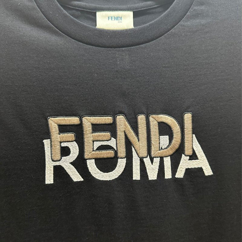 💎Han's house精品服飾💎FENDI 芬迪 立體 刺繡 短 T 義大利製 現貨 青年款-5