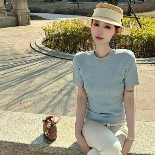 💎Han's house精品服飾💎FENDI 芬迪 滿版 FF 短 T 義大利製 現貨 青年款-0