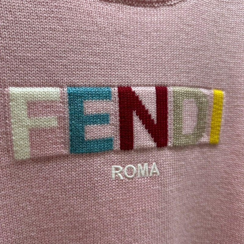 💎Han's house精品服飾💎  FENDI 毛衣  現貨 青年款原價23500-2