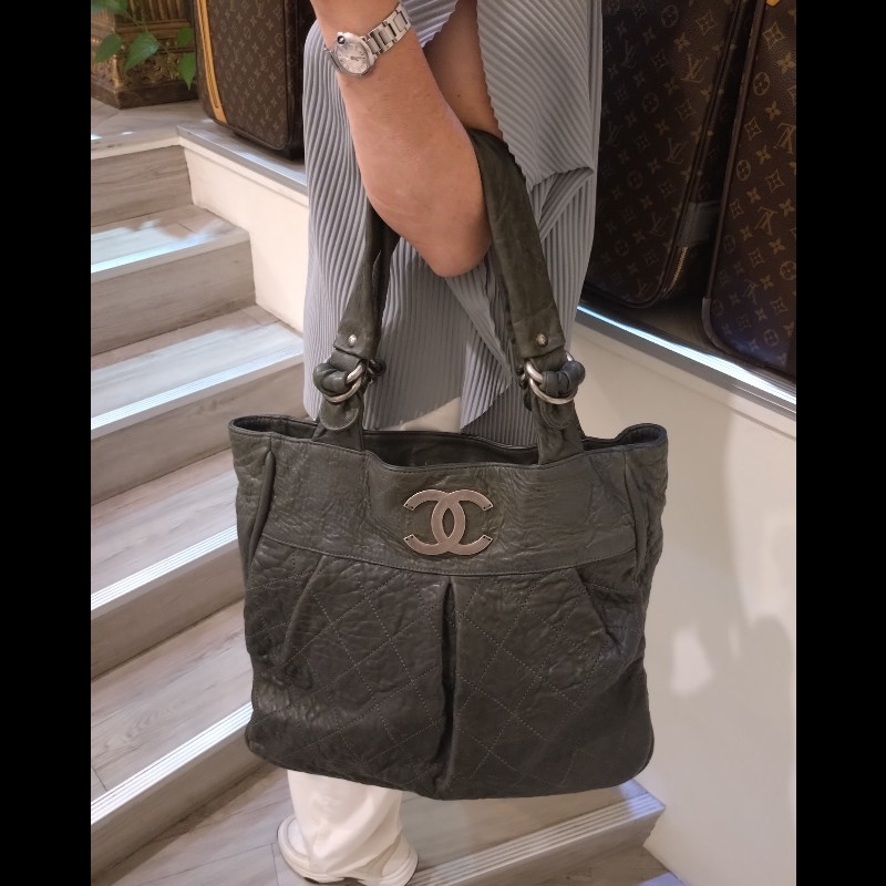 Chanel 墨綠皺皺皮革大直式托特包-3