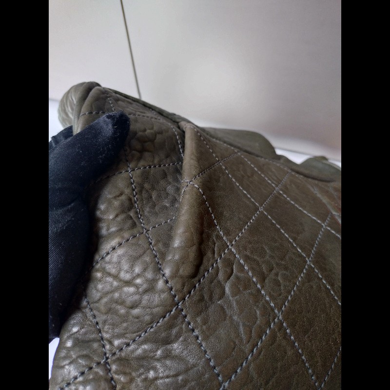 Chanel 墨綠皺皺皮革大直式托特包-32