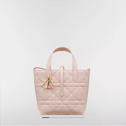 Dior Toujours 小型直式托特包 Macrocannage 大籐格紋小牛皮