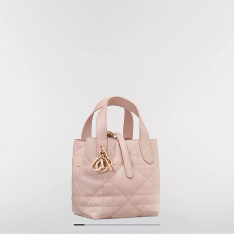 Dior Toujours Nano 直式托特包 Macrocannage 大籐格紋小牛皮 淺粉色