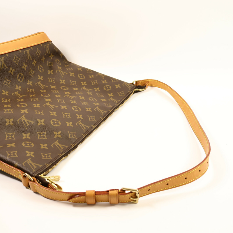 LOUIS VUITTON Monogram Amfar Three肩背袋-8