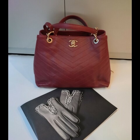 Chanel 淡金鍊酒紅皮V格兩用梯形tote 包