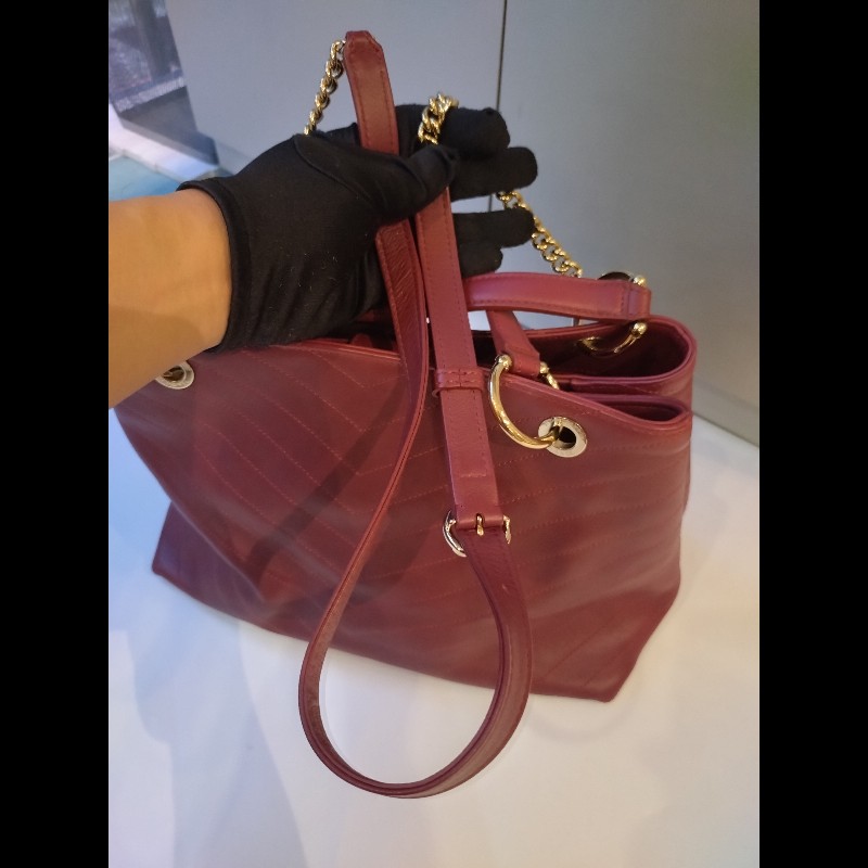 Chanel 淡金鍊酒紅皮V格兩用梯形tote 包-24