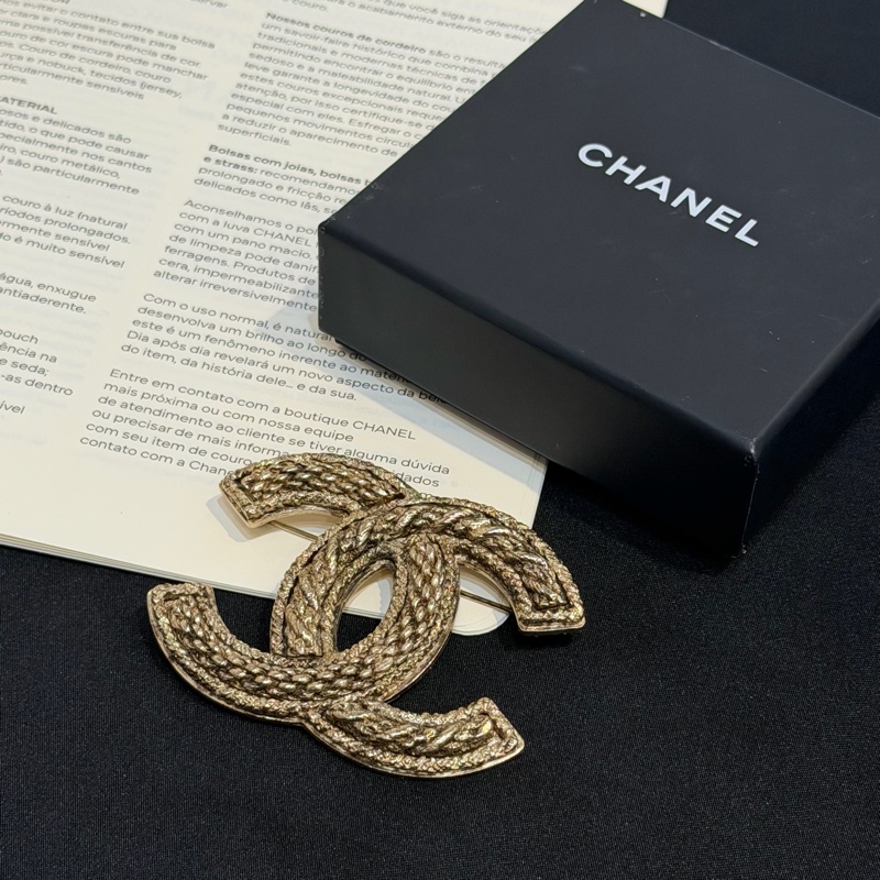 CHANEL 大雙C金色胸針-1
