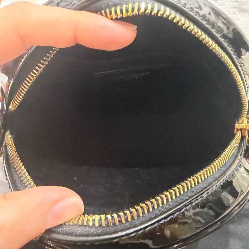 YSL 漆皮 圓餅包-10
