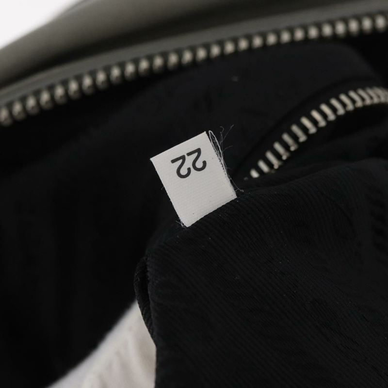 【日本直送】PRADA 手提包 皮革 灰色 銀色 正品 179402A-10