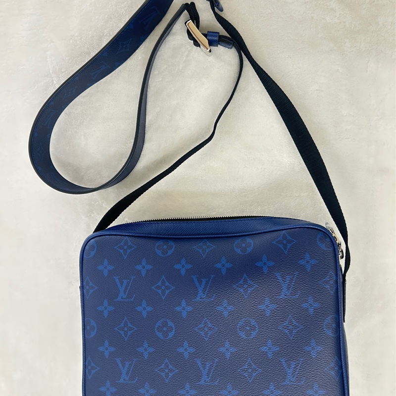 Lv Taigarama Outdoor 郵差包【近新閒置】-1