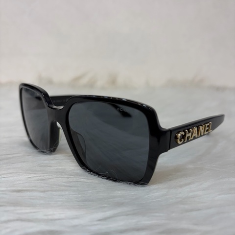 CHANEL A71305 高級樹脂 黑框 英文 logo 金字 太陽眼鏡 墨鏡