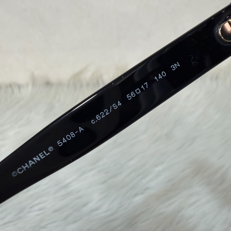 CHANEL A71305 高級樹脂 黑框 英文 logo 金字 太陽眼鏡 墨鏡-24