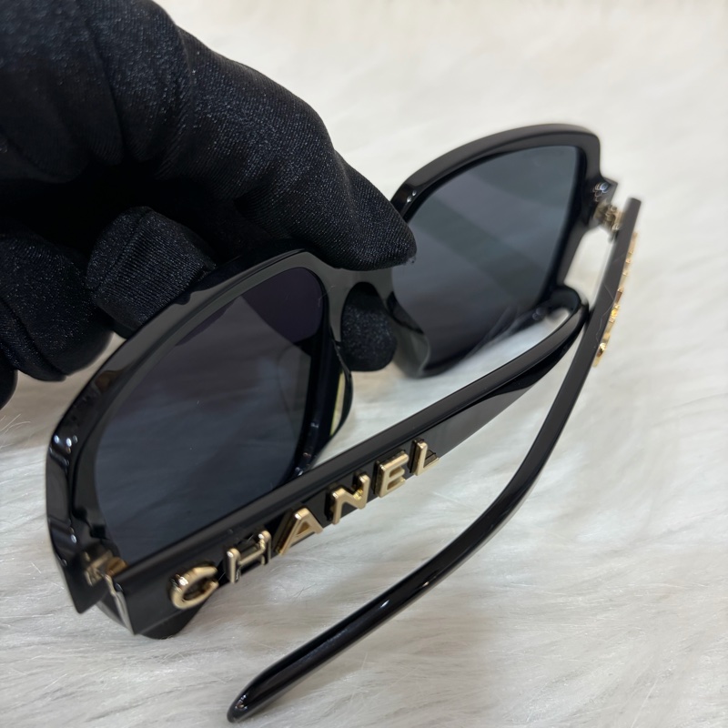 CHANEL A71305 高級樹脂 黑框 英文 logo 金字 太陽眼鏡 墨鏡-27