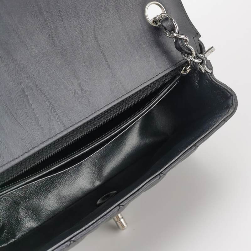 Chanel Classic Flap 經典款大mini牛皮菱格絎縫雙C扣皮穿鏈斜背包單肩包-6