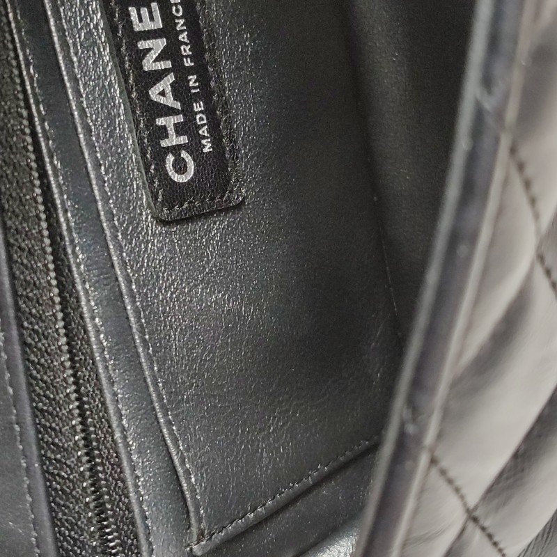 Chanel Classic Flap 經典款大mini牛皮菱格絎縫雙C扣皮穿鏈斜背包單肩包-10