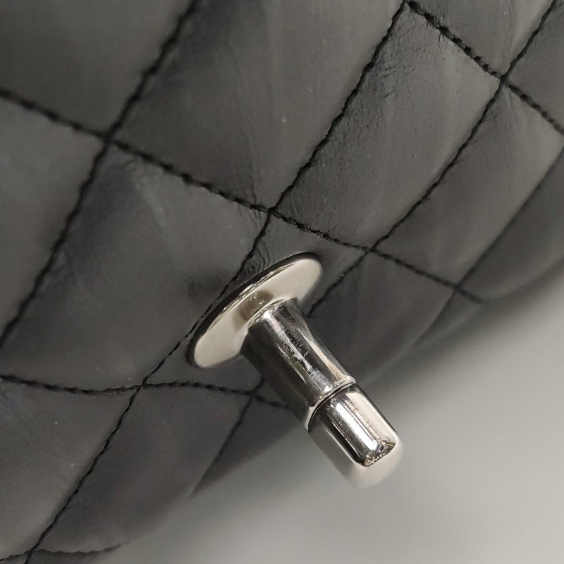 Chanel Classic Flap 經典款大mini牛皮菱格絎縫雙C扣皮穿鏈斜背包單肩包-12