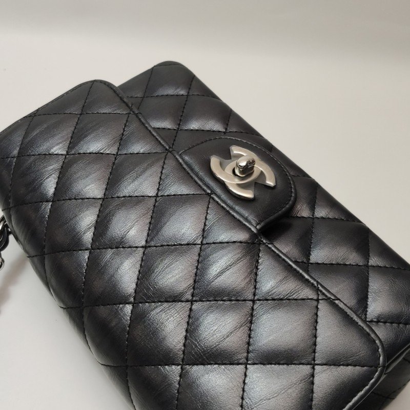 Chanel Classic Flap 經典款大mini牛皮菱格絎縫雙C扣皮穿鏈斜背包單肩包-17