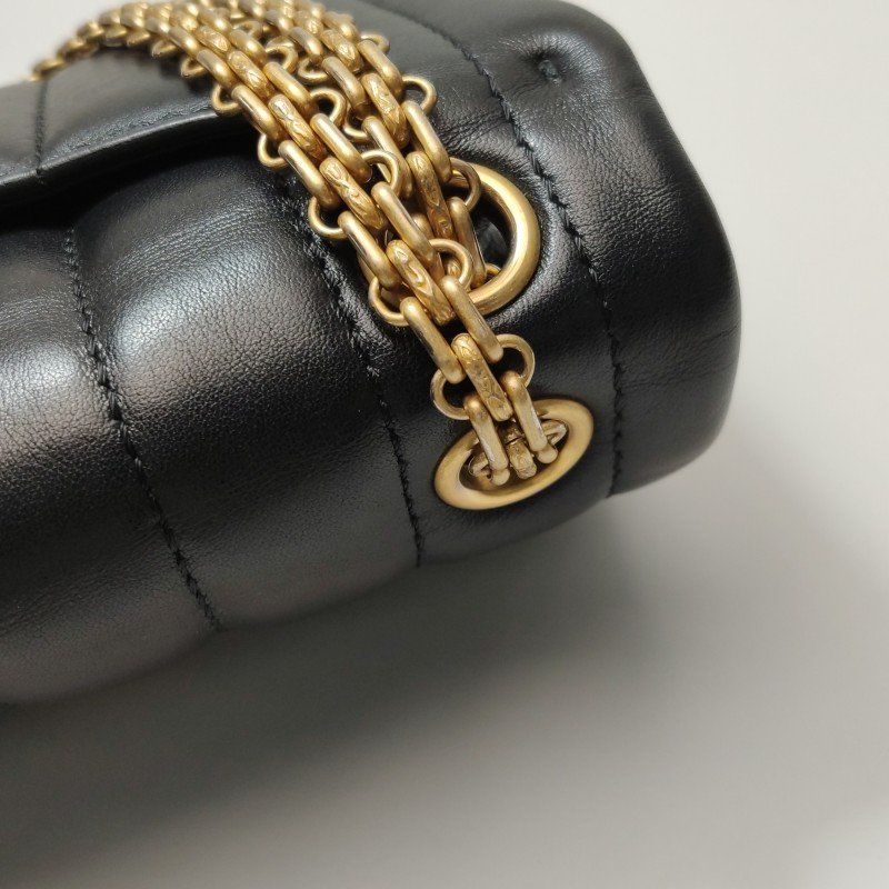 Chanel 2.55 Flag Bag 季節限定款迷你牛皮純色絎縫長方形旋扣單肩包-13