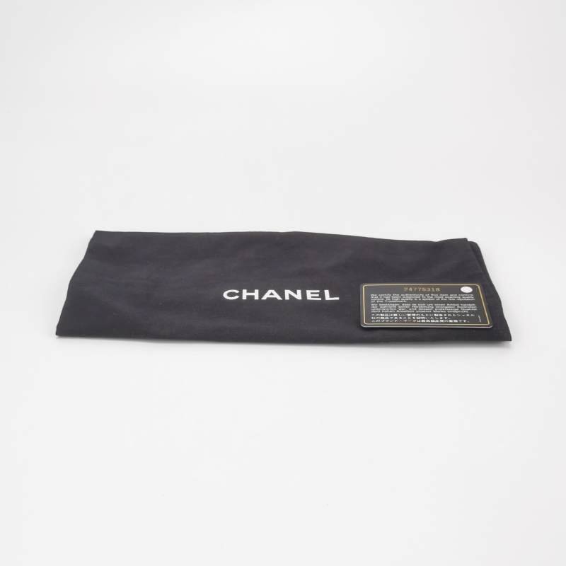 Chanel Chevron Flap牛皮純色V紋絎縫雙C扣單肩包-8