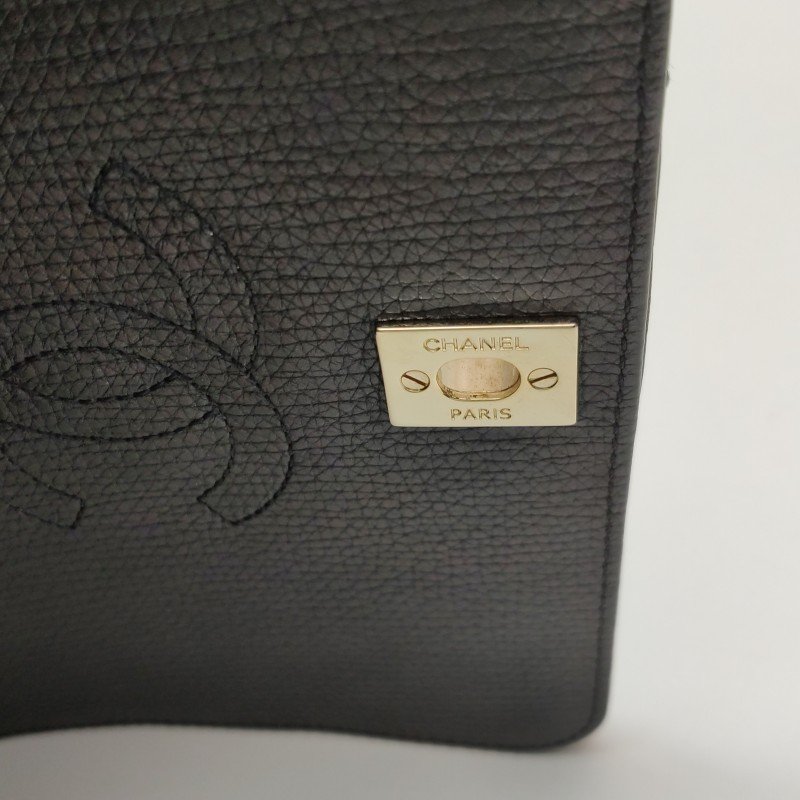 Chanel Chevron Flap牛皮純色V紋絎縫雙C扣單肩包-12