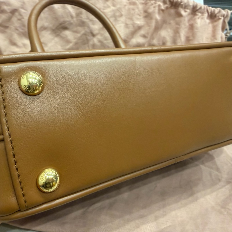 MIU MIU arcadie 保齡球包 22公分 干邑色 焦糖色-11