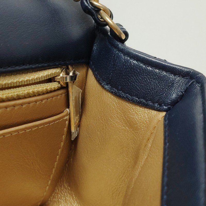 Chanel Classic Flap 季節限定款大mini羊皮金球菱格絎縫雙C扣皮穿鏈斜挎包單肩包-10