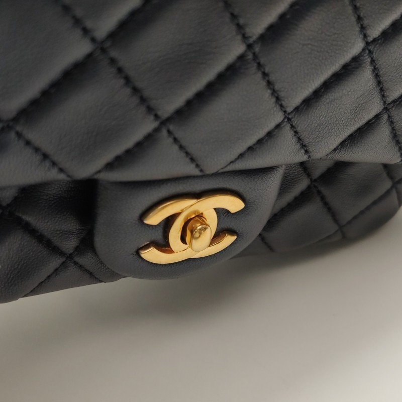 Chanel Classic Flap 季節限定款大mini羊皮金球菱格絎縫雙C扣皮穿鏈斜挎包單肩包-13