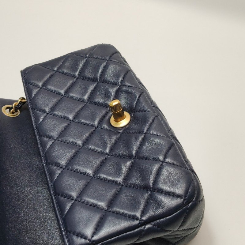 Chanel Classic Flap 季節限定款大mini羊皮金球菱格絎縫雙C扣皮穿鏈斜挎包單肩包-22