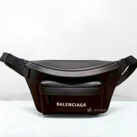 A13154-Balenciaga 黑色牛皮白字LOGO 胸口腰包552375