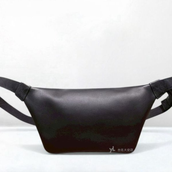 A13154-Balenciaga 黑色牛皮白字LOGO 胸口腰包552375-3