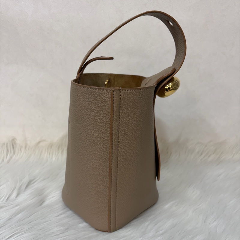 LOEWE 軟面小牛皮 mini 沙色 Pebble 金釦 水桶包 手提包 斜背包-2