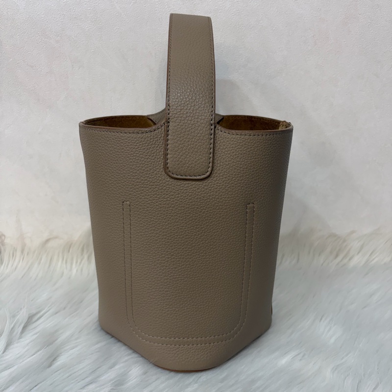 LOEWE 軟面小牛皮 mini 沙色 Pebble 金釦 水桶包 手提包 斜背包-3