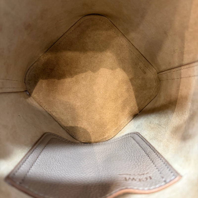 LOEWE 軟面小牛皮 mini 沙色 Pebble 金釦 水桶包 手提包 斜背包-34