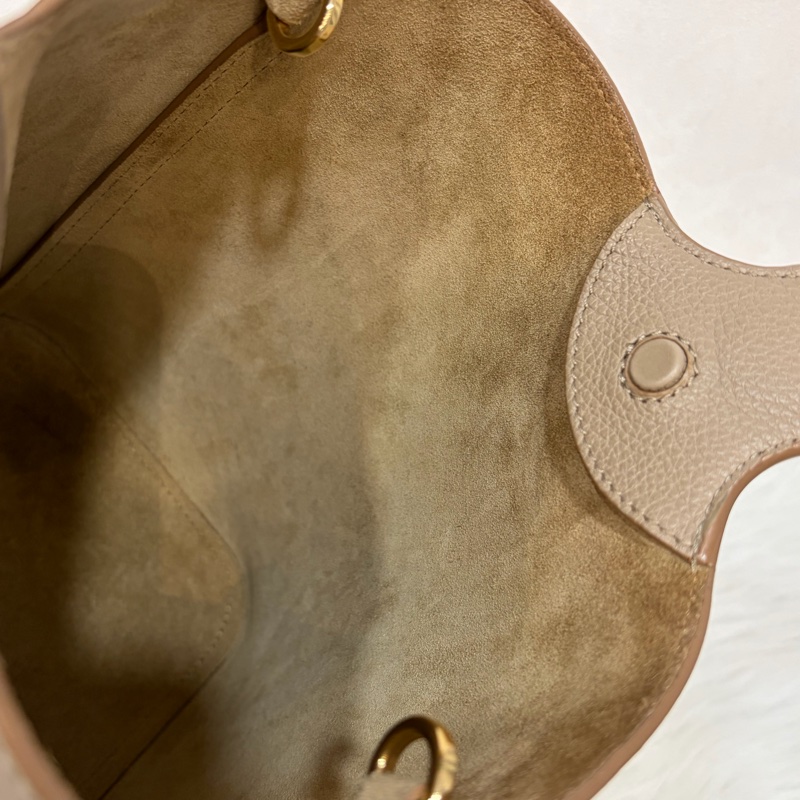 LOEWE 軟面小牛皮 mini 沙色 Pebble 金釦 水桶包 手提包 斜背包-37