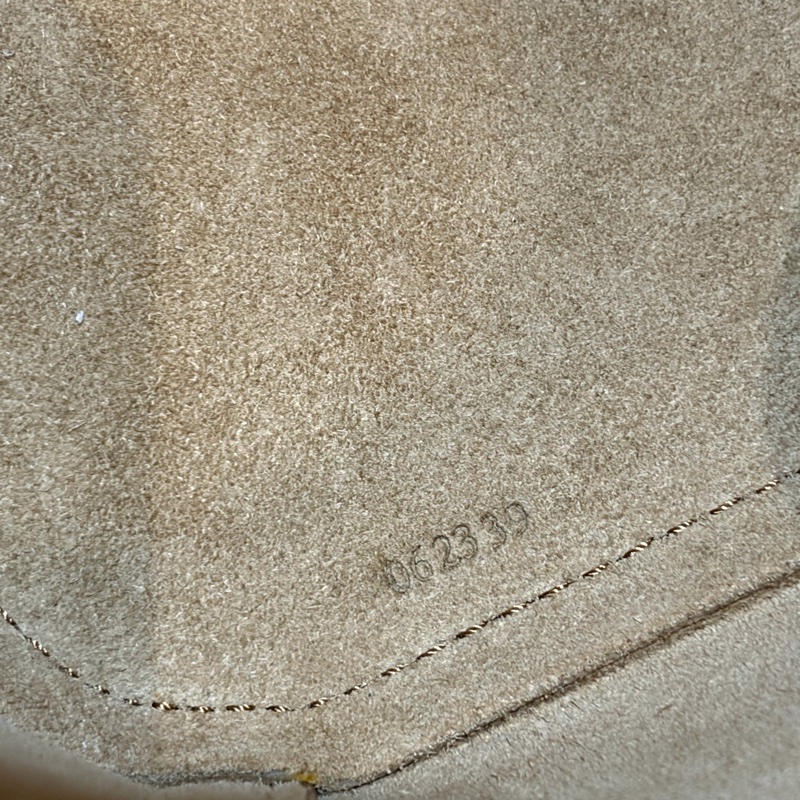 LOEWE 軟面小牛皮 mini 沙色 Pebble 金釦 水桶包 手提包 斜背包-40