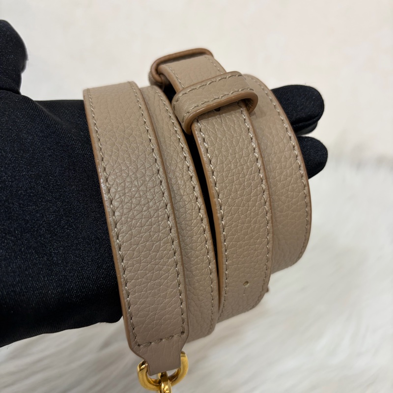 LOEWE 軟面小牛皮 mini 沙色 Pebble 金釦 水桶包 手提包 斜背包-43