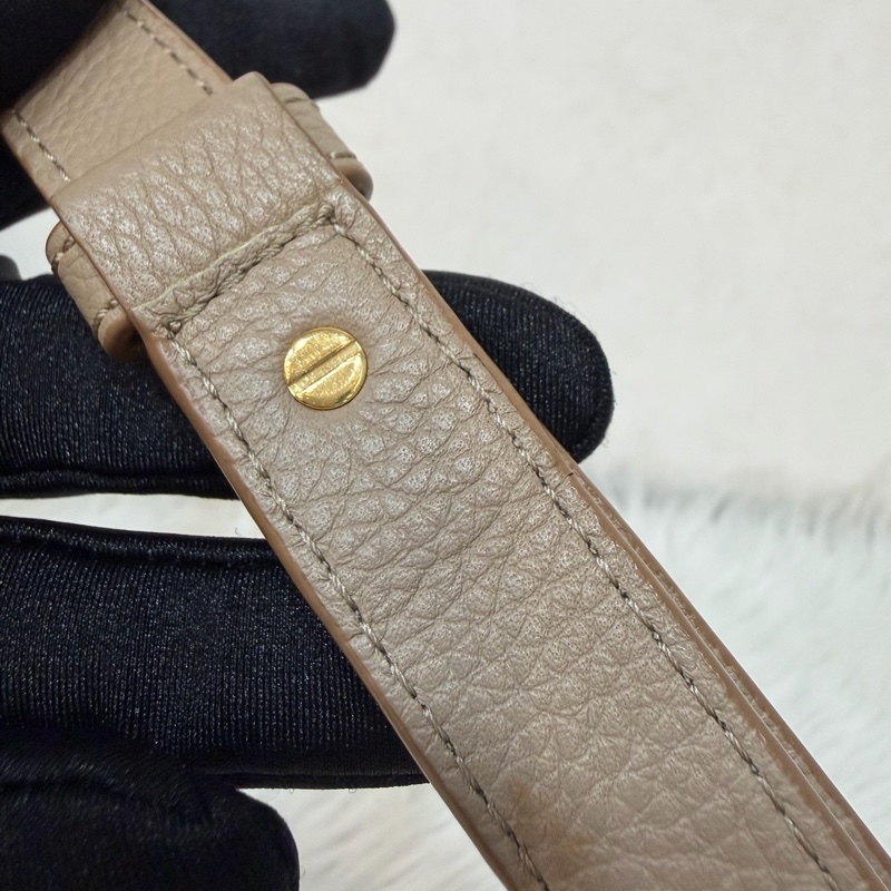 LOEWE 軟面小牛皮 mini 沙色 Pebble 金釦 水桶包 手提包 斜背包-51